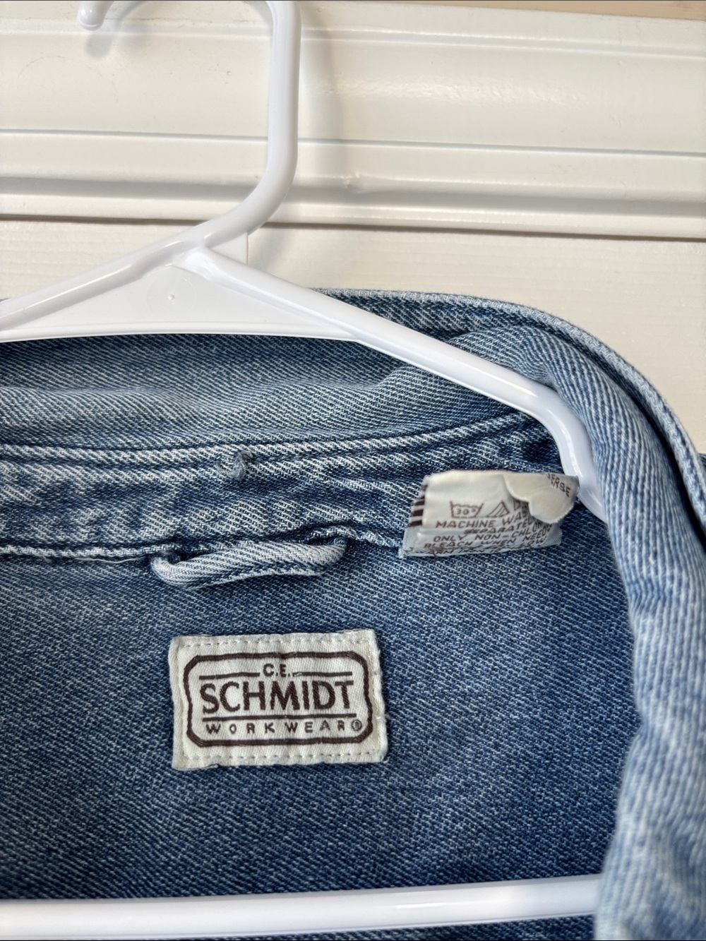 C.E. Schmidt Workwear Men’s Classic Blue Denim Jacket - Picture 2 of 6